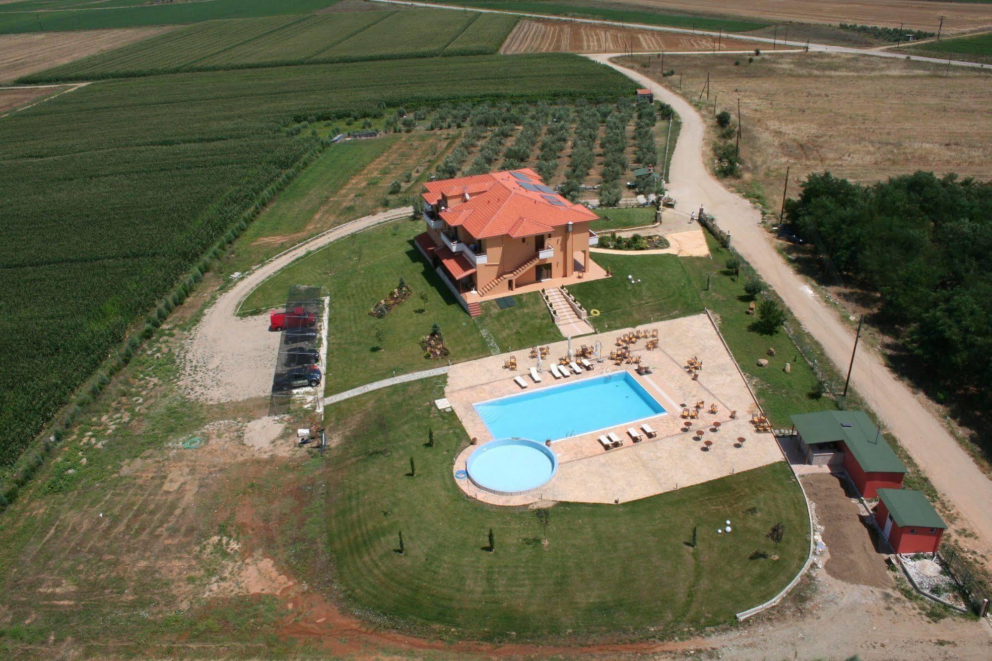 Petrinos Lofos Hotel Mandra  Exterior photo